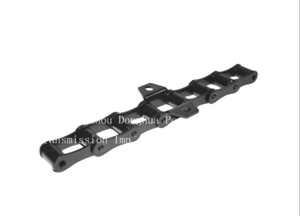 Doppelte Antriebsketten mit Anbauteilen